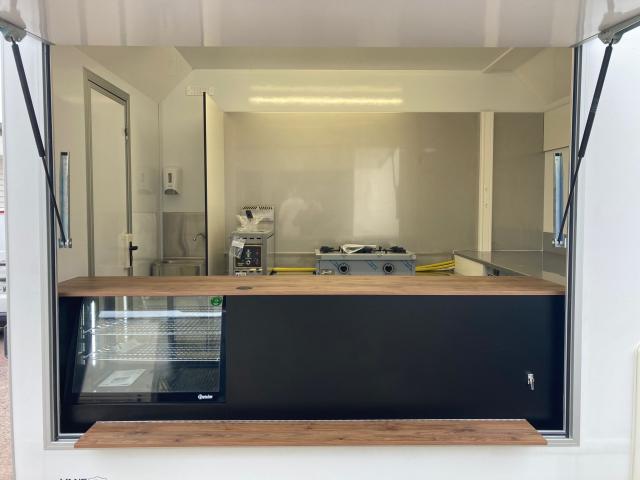 Aménagement sur mesure d'un foodtruck de cuisine traditionnelle à Caen