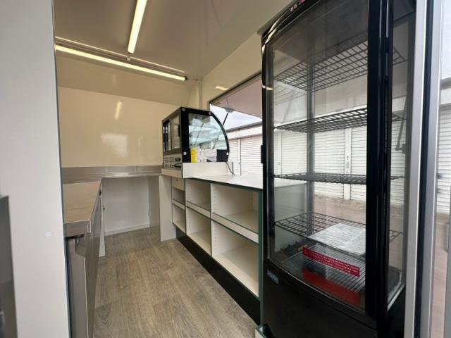 Aménagement d'une remorque Foodtruck pour préparation de soupe par Laromorque