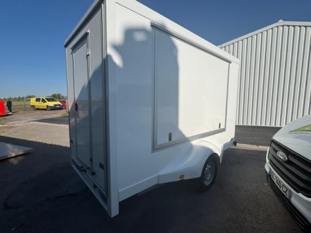 Aménagement d'une remorque foodtruck pour plat traditionnel par Laromorque