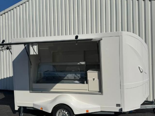 Aménagement d'une remorque foodtruck pour plat traditionnel par Laromorque